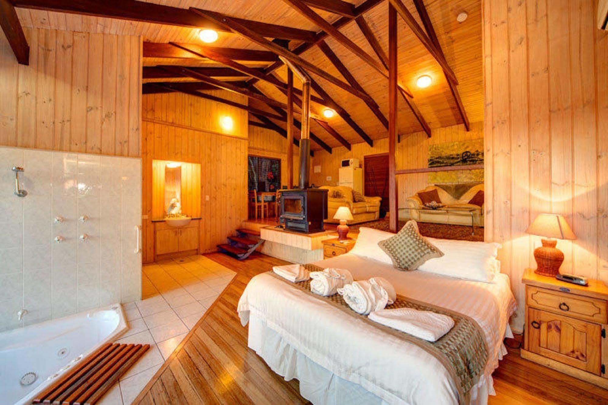Treetops Seaview Montville Exterior foto