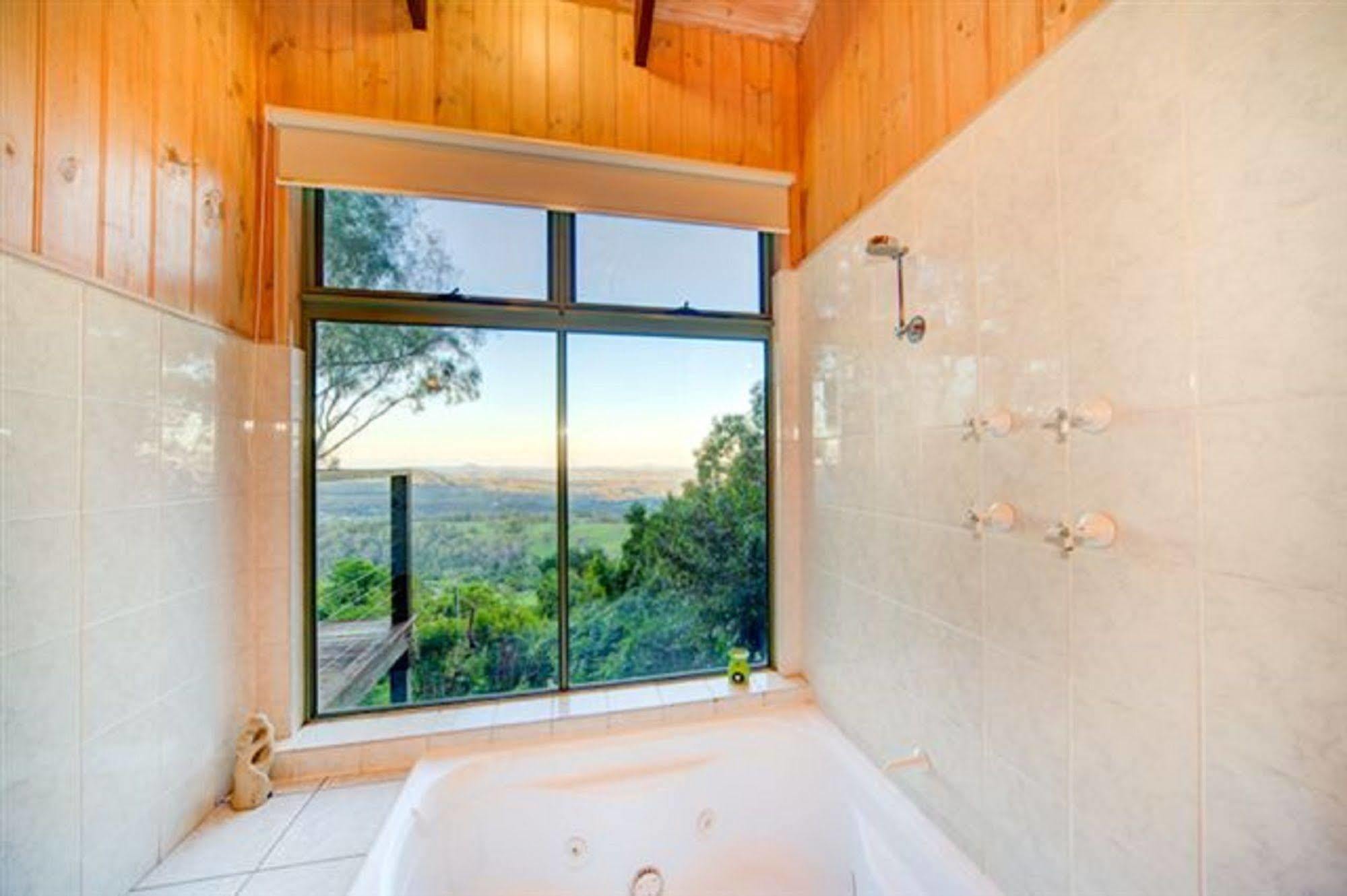 Treetops Seaview Montville Exterior foto