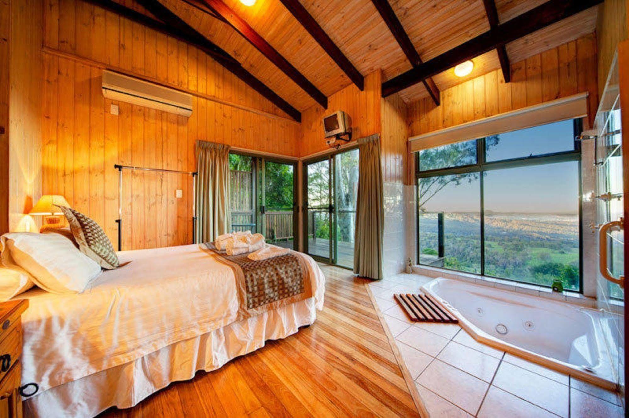 Treetops Seaview Montville Exterior foto